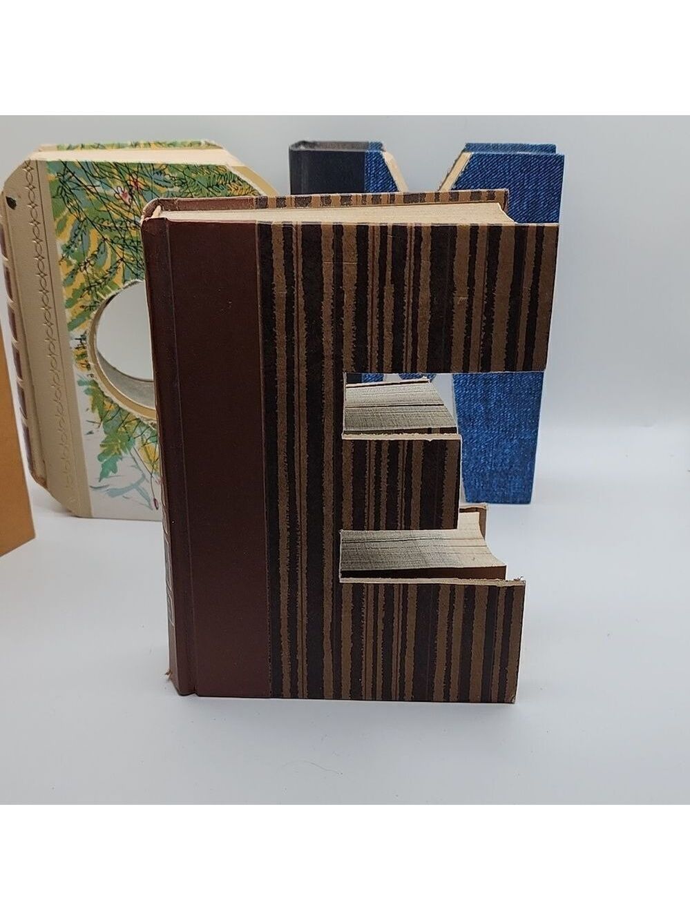 HOME MADE OUT OF BOOKS - Picture 8 of 10